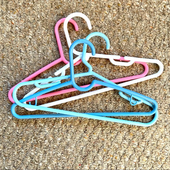 36 Plastic Child Sized Hangers - Picture 1 of 1